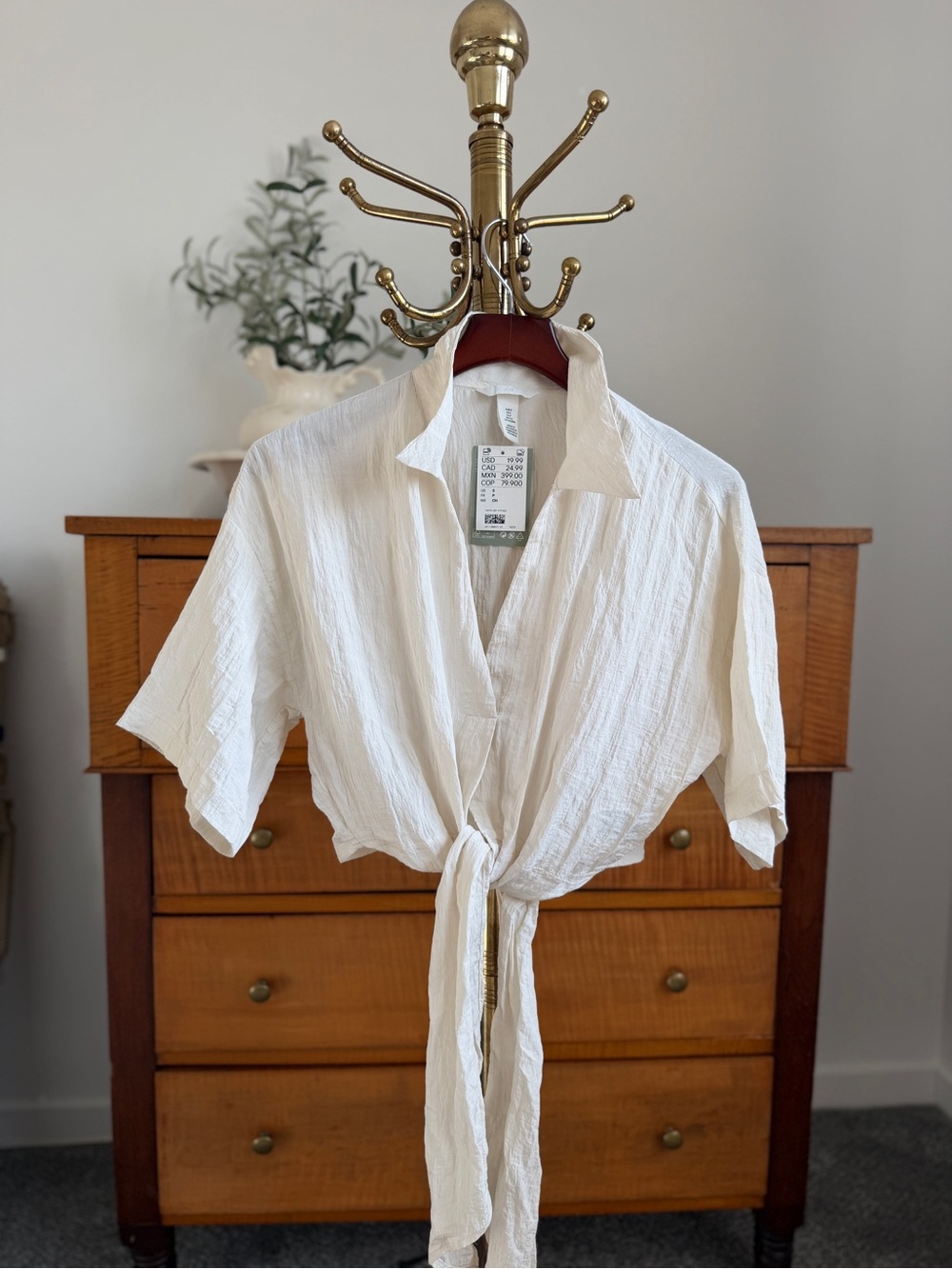 NWT H&M Women’s Cream Tie-Front Lightweight Crop Shirt